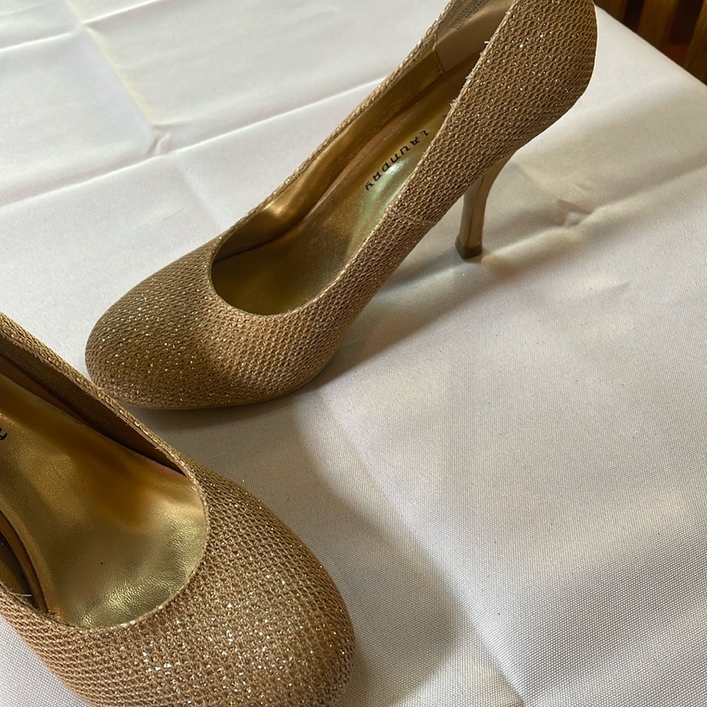 💕 3/$50 BUNDLE Chinese Laundry Honey Glitter Gold Nightlight Pump - Picture 15 of 17